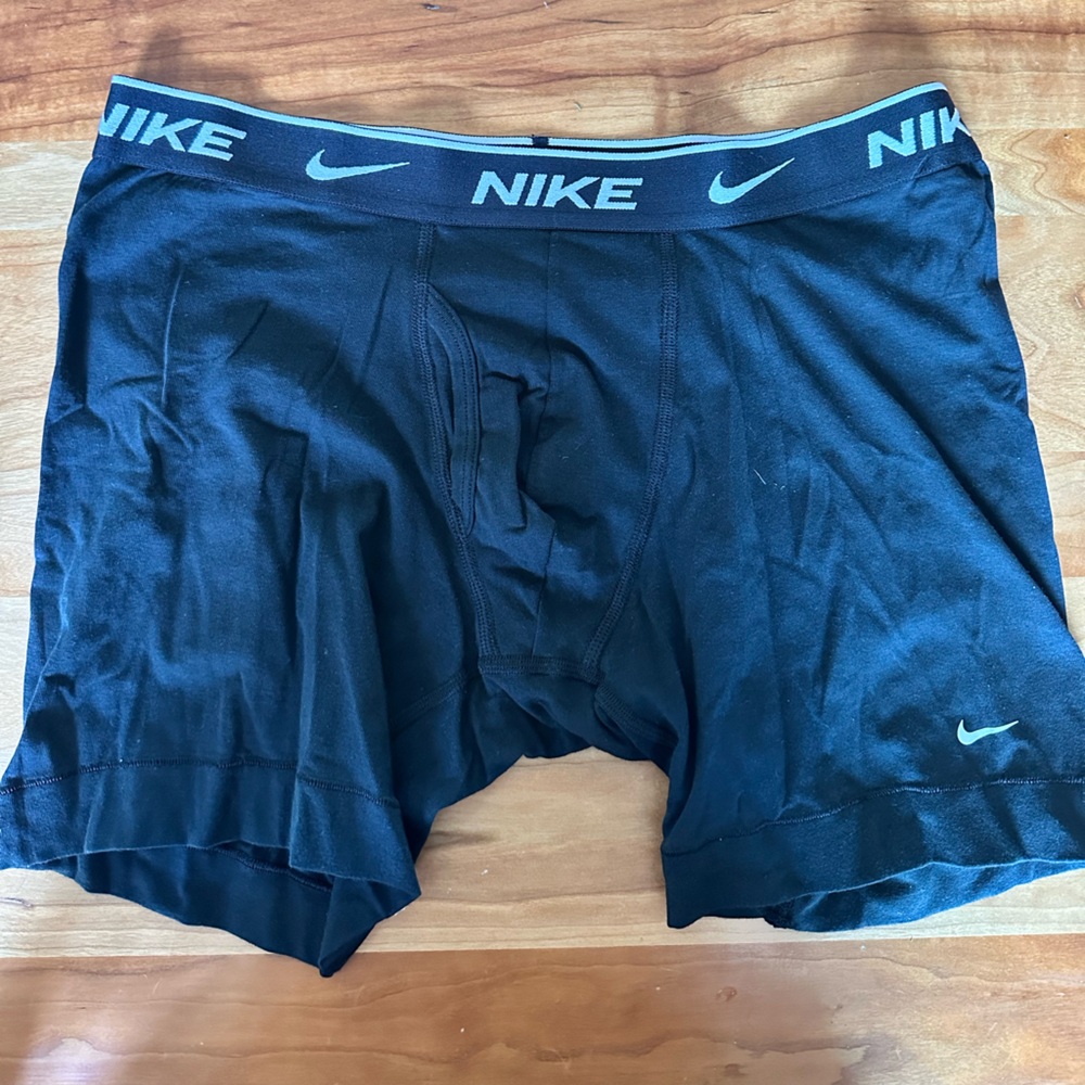 Nike Men's Black Boxer Briefs with Gray Waistband